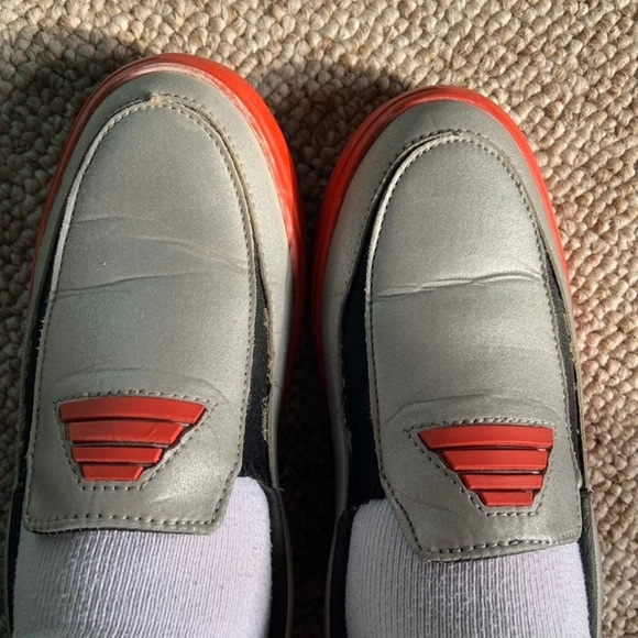 DEVO MACBETH LIMITED EDITION SILVER RED SKATER SHOES designed exclusive For DEVO - Picture 2 of 5